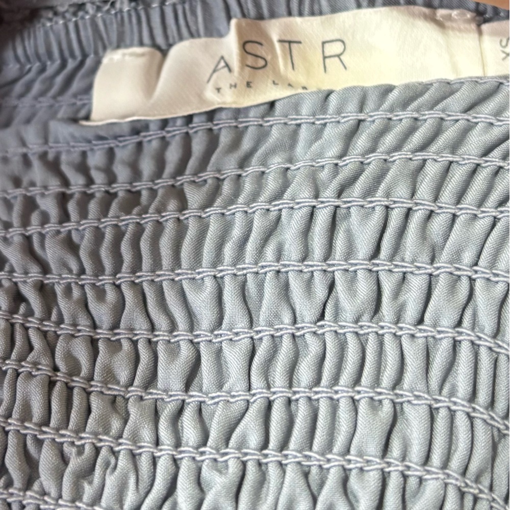 ASTR The Label Athens Ruched‎ Puff Sleeve Shimmer Midi Dress - Picture 11 of 13